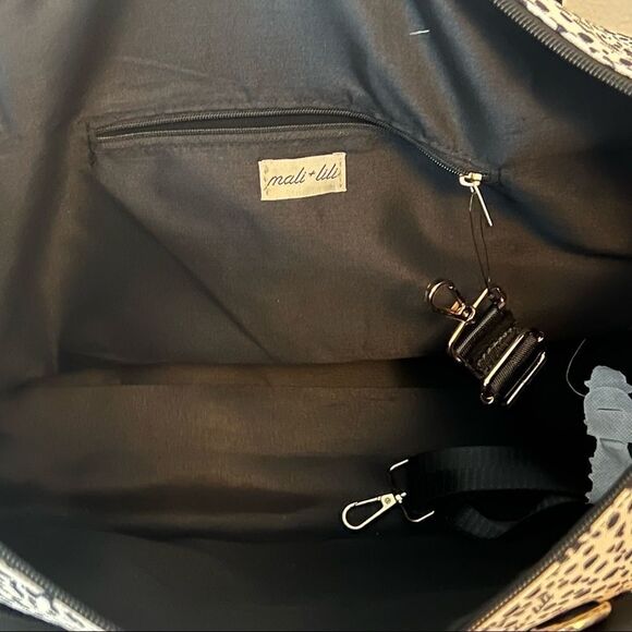 Mali + Lili Animal Print Weekender Bag - Picture 4 of 7